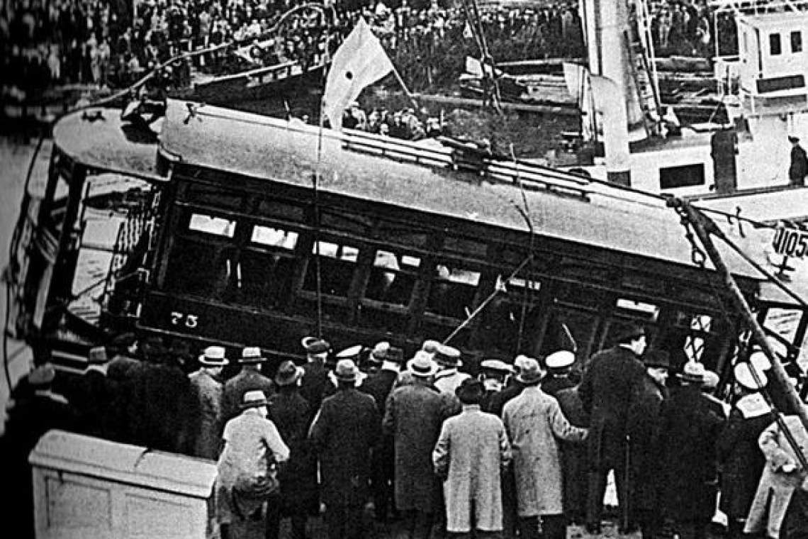 La Tragedia del Riachuelo: el trágico accidente del tranvía en el Puente Bosch de 1930